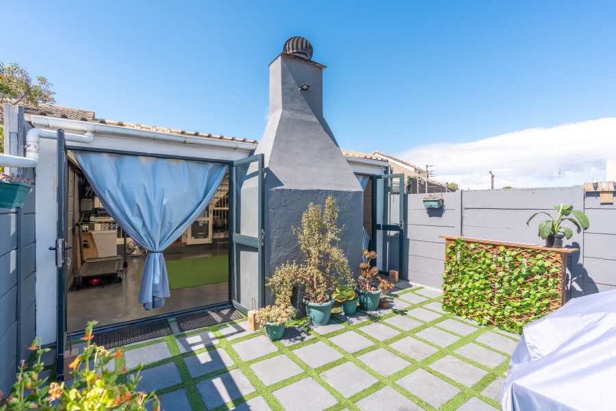 2 Bedroom Property for Sale in Thornton Western Cape